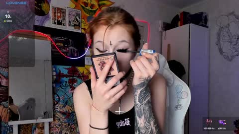 Snapshot of sunny_mouse chatting on December 2024 03:22:01 PM Sunny online show from December 2024 03:22:01 PM