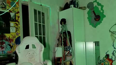 Sunny online show from September 2025 07:39:02 PM