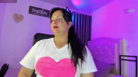 sunnycurvymf online show from November 2025 09:25:01 PM