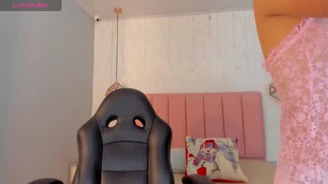  S U N N Y online show from December 2025 12:45:01 PM