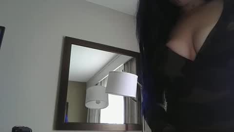 Snapshot of sunnydazeexo chatting on September 2025 04:20:02 PM Sunny online show from September 2025 04:20:02 PM