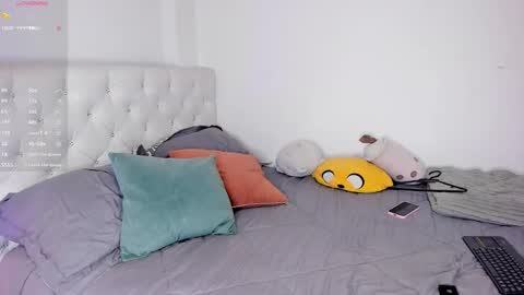 Snapshot of sunnymoonn_1 chatting on October 2025 04:03:02 AM Sunnymoon online show from October 2025 04:03:02 AM