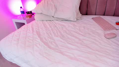      online show from October 2025 07:14:01 PM