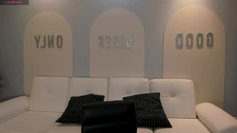 Sunny Rivers online show from May 2026 11:37:01 AM