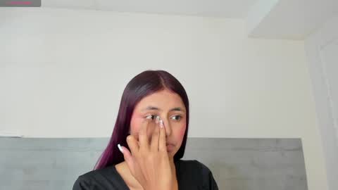 sunnywhitee online show from May 2026 07:19:01 PM