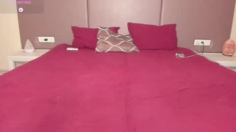 Effie Beautiful girl and Sunsay lucky boy online show from May 2026 11:12:01 PM