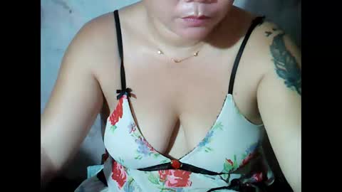 sunshine_38 online show from October 2025 12:22:01 AM