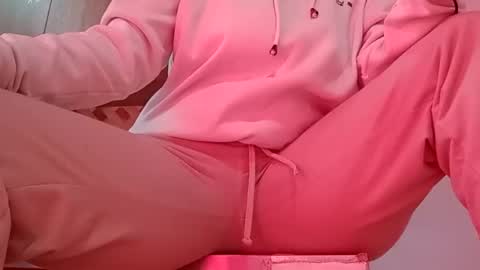 Annie online show from December 2025 04:48:02 PM