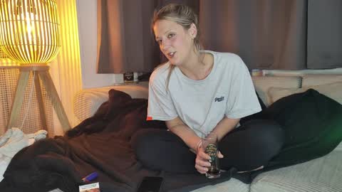 Snapshot of sunshine_diddy chatting on January 2025 11:13:02 PM Ava online show from January 2025 11:13:02 PM