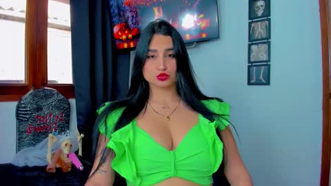 Snapshot of sunshine_uwu22 chatting on October 2025 06:51:01 PM Andrea Rodriguez online show from October 2025 06:51:01 PM