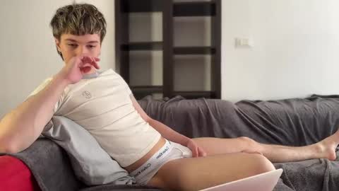 Snapshot of sunshinealex chatting on April 2026 10:04:02 AM sunshinealex online show from April 2026 10:04:02 AM