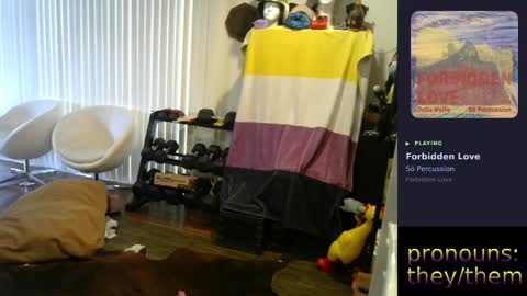 Snapshot of sunshinestreak chatting on May 2026 07:00:02 PM im not actually a man my pronouns are theythem online show from May 2026 07:00:02 PM
