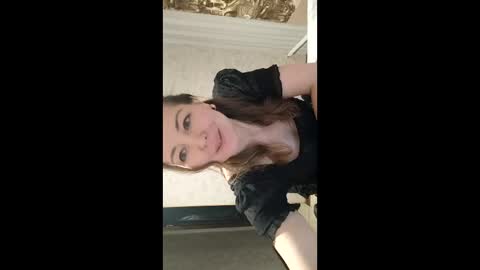 sunvselena40 online show from February 2025 12:24:02 PM