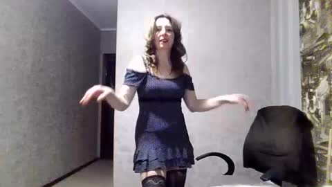 sunvselena40 online show from March 2025 01:43:02 PM