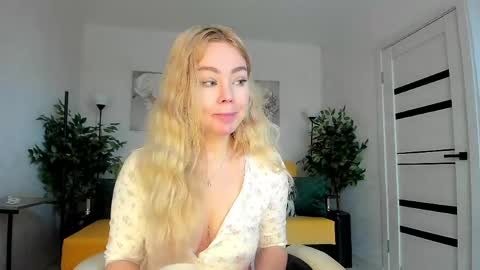 Snapshot of super_peach chatting on April 2026 03:55:01 AM Jenn online show from April 2026 03:55:01 AM