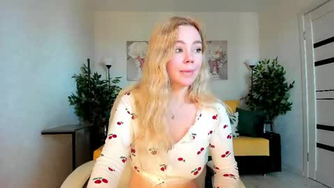 Snapshot of super_peach chatting on April 2026 03:12:01 AM Jenn online show from April 2026 03:12:01 AM