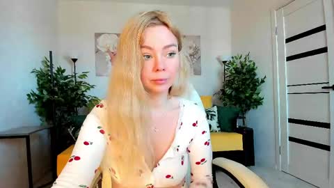 Snapshot of super_peach chatting on April 2026 03:21:01 AM Jenn online show from April 2026 03:21:01 AM