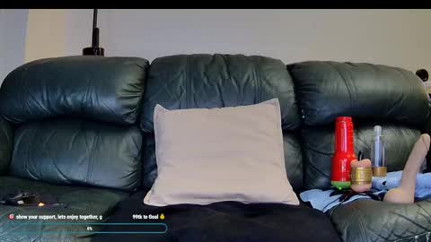 Thomas online show from November 2025 07:52:02 PM