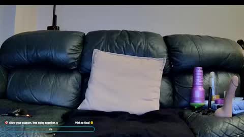 Thomas online show from November 2025 07:46:02 PM