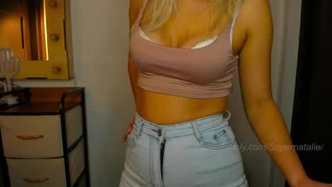 Natalie online show from April 2026 10:19:02 PM