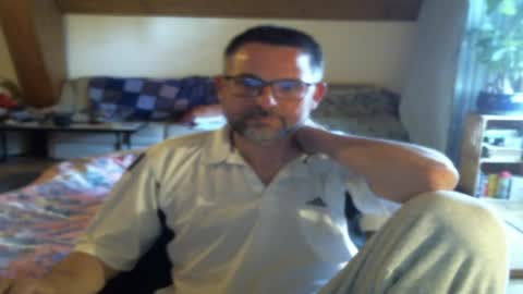 supersquirrel81 online show from April 2026 04:20:01 PM