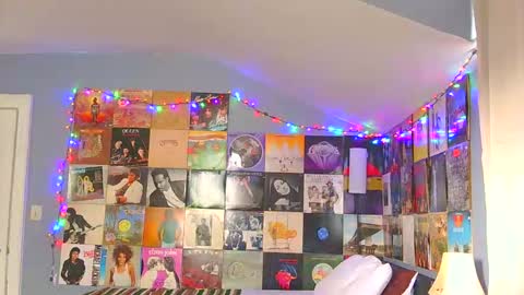 surferboy672 online show from December 2025 06:47:02 PM