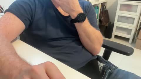 Snapshot of surfstar81 chatting on October 2025 07:12:01 AM surfstar81 online show from October 2025 07:12:01 AM