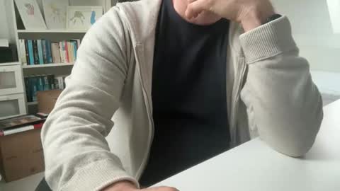 Snapshot of surfstar81 chatting on December 2025 08:53:02 AM surfstar81 online show from December 2025 08:53:02 AM