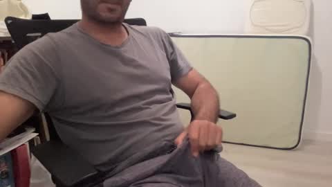 Snapshot of surftravel chatting on February 2025 01:59:01 PM surftravel online show from February 2025 01:59:01 PM