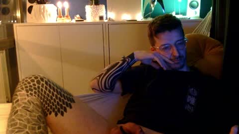 Snapshot of surgical_steel chatting on February 2025 10:43:01 PM SurgicalSteel online show from February 2025 10:43:01 PM