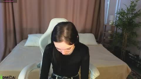 Annie online show from April 2026 01:15:01 AM