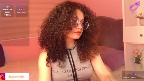 Snapshot of susan_bluee chatting on January 2025 06:24:01 AM Susan online show from January 2025 06:24:01 AM