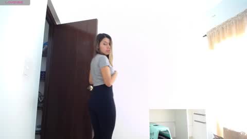 Snapshot of susanaduncann chatting on December 2024 04:36:02 PM Susana online show from December 2024 04:36:02 PM