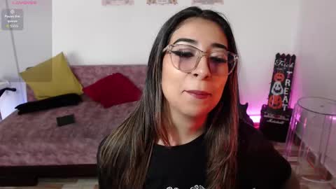 Susana hendrix    online show from November 2025 06:32:01 PM