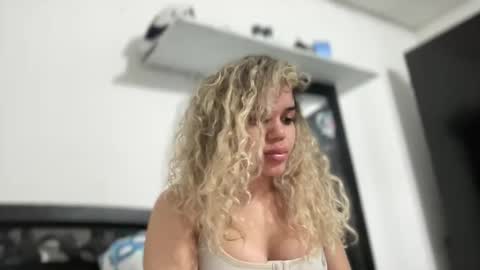 susan online show from December 2025 01:02:02 AM