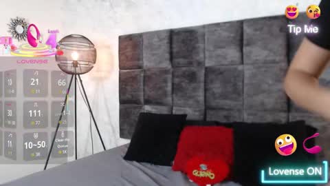 Snapshot of susanjacobs chatting on October 2025 11:03:01 PM Susan online show from October 2025 11:03:01 PM