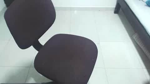 Snapshot of susanleroy chatting on February 2025 08:43:02 AM susanleroy online show from February 2025 08:43:02 AM