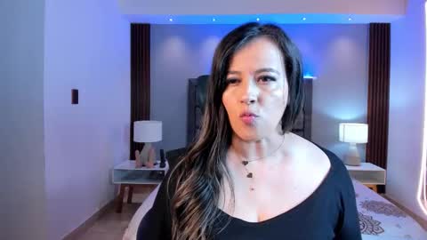 Snapshot of susann_ross chatting on December 2025 10:57:01 AM Susan Everyday From 0530 to 1430 Col Time online show from December 2025 10:57:01 AM