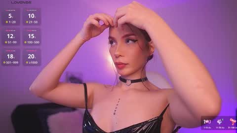  Sus Moore  online show from March 2026 02:04:02 AM