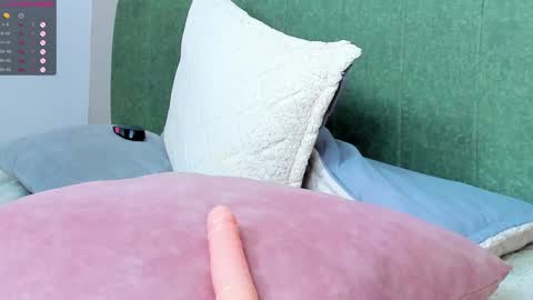 Amelia  online show from January 2025 10:49:02 PM