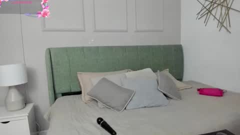 Amelia  online show from March 2026 12:20:01 PM