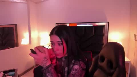 susanvilla online show from November 2025 06:20:02 PM