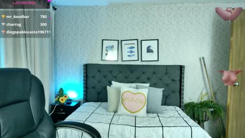   online show from December 2024 09:58:02 PM