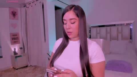 sussy_bell_ online show from April 2026 11:35:01 PM