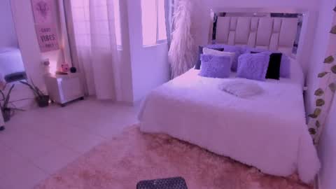 sussy_bell_ online show from July 2026 06:51:02 PM