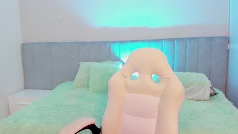sussy_sweet4u online show from September 2025 10:59:01 AM