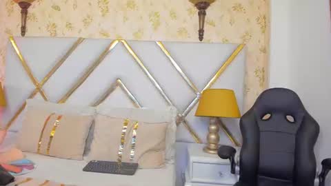 sussyfoxx_ online show from June 2026 06:53:02 PM
