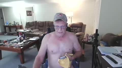 Snapshot of suttond4858 chatting on October 2025 04:18:02 AM suttond4858 online show from October 2025 04:18:02 AM