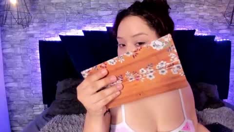 suxan_white online show from April 2026 09:28:02 PM