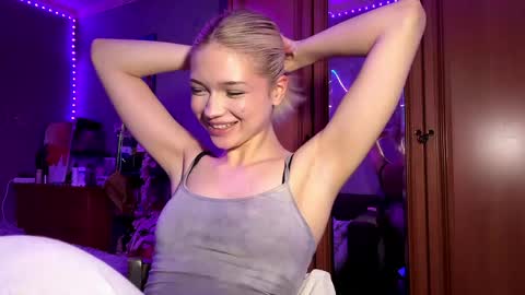 Snapshot of suzannabarmes chatting on May 2026 10:50:03 PM Stacy online show from May 2026 10:50:03 PM